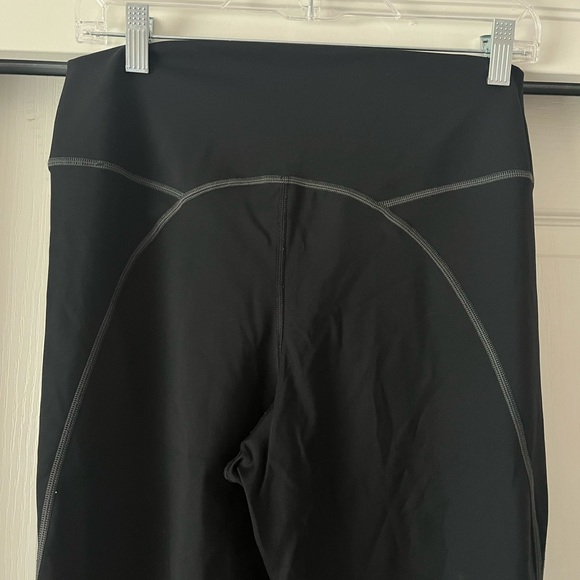 Offline by aerie Black Leggings with stitch detailing, size XL, 7/8 length - Picture 6 of 7